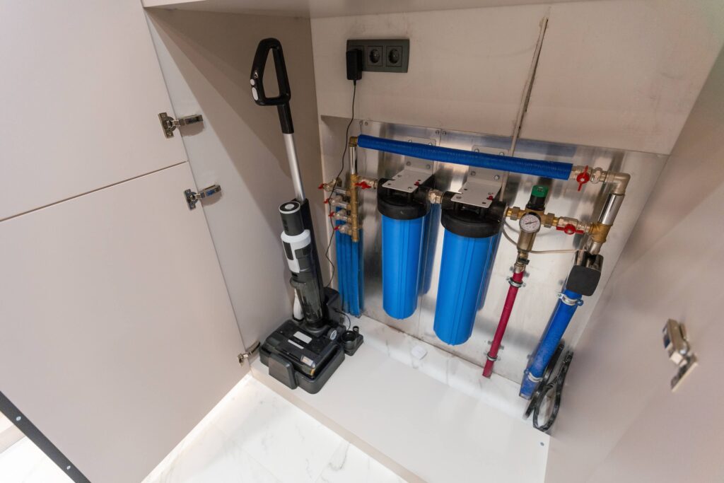 Water filter housing Water filter housing